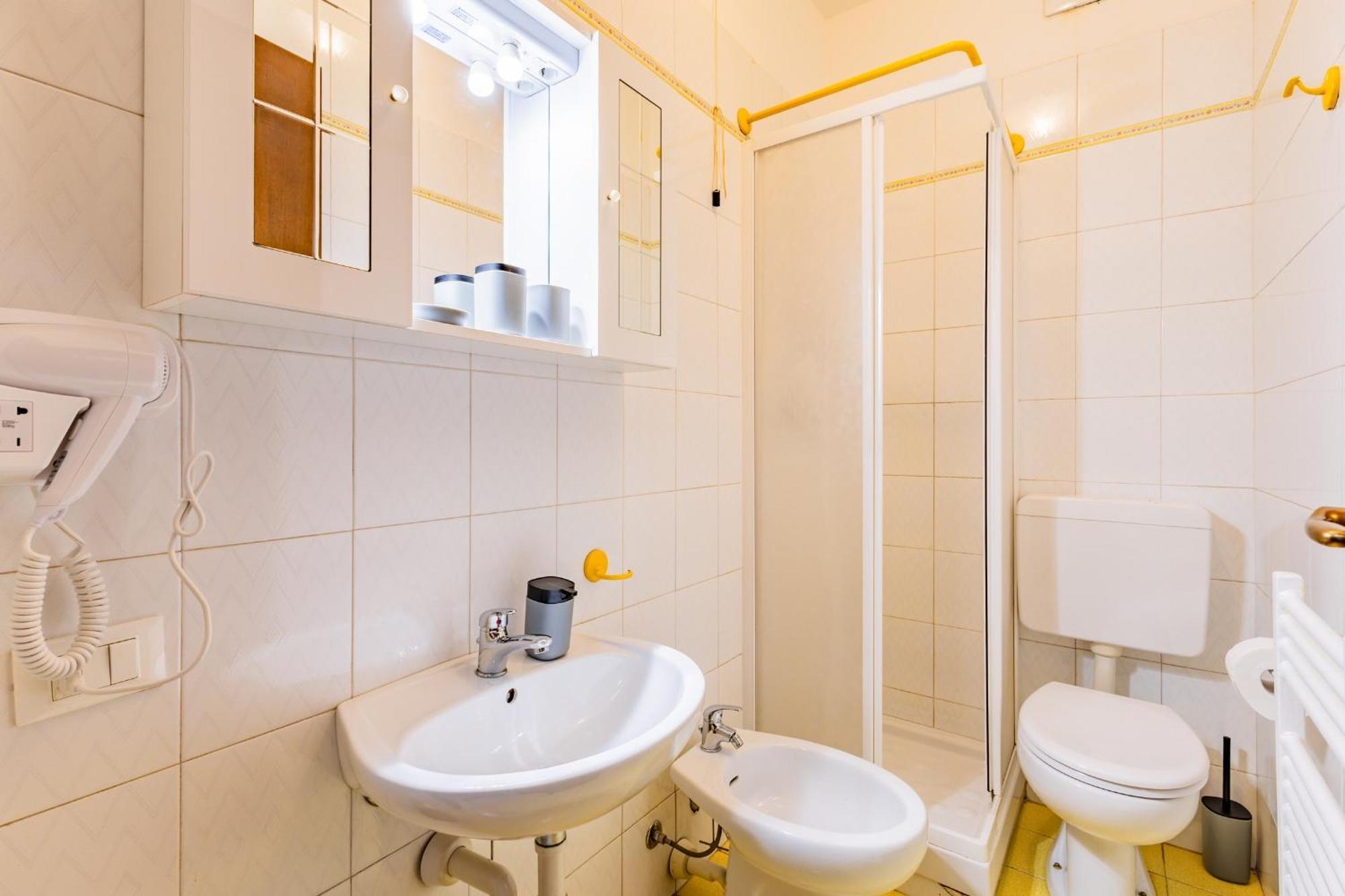 La Santa Maria Apartment Cuneo Luaran gambar